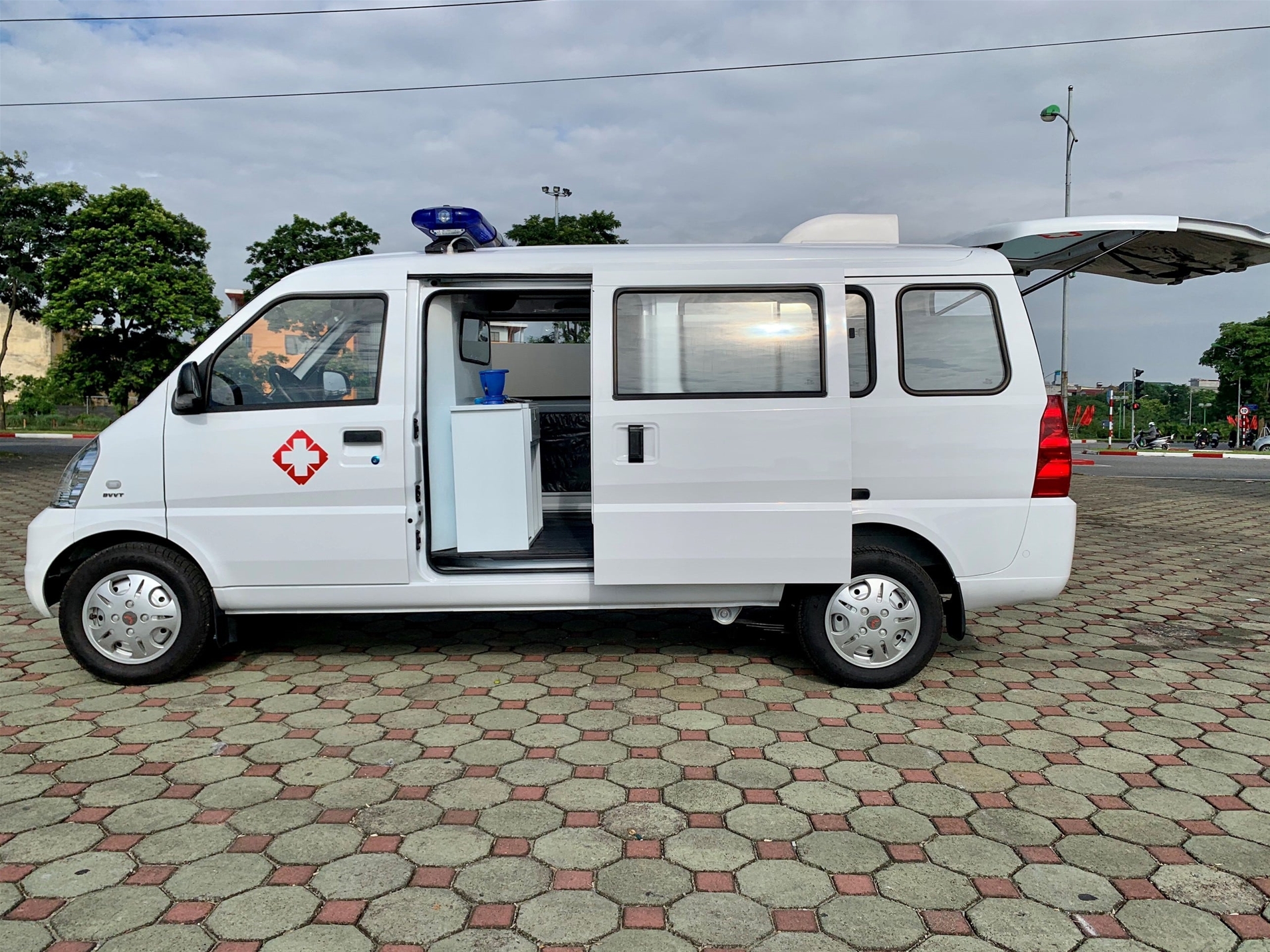 Ngoại thất xe cứu thương Wuling
