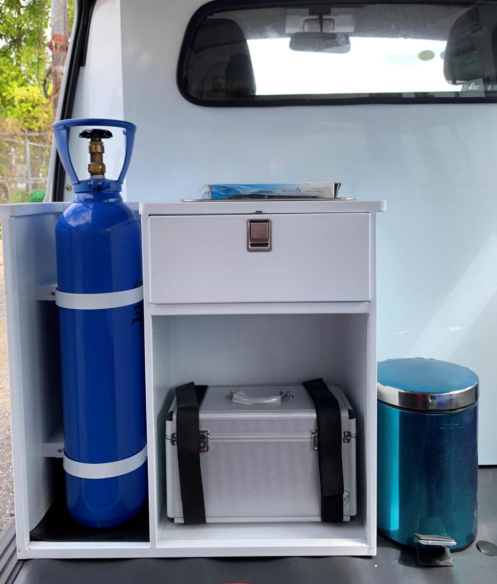 Bình oxi trên xe cứu thương Wuling