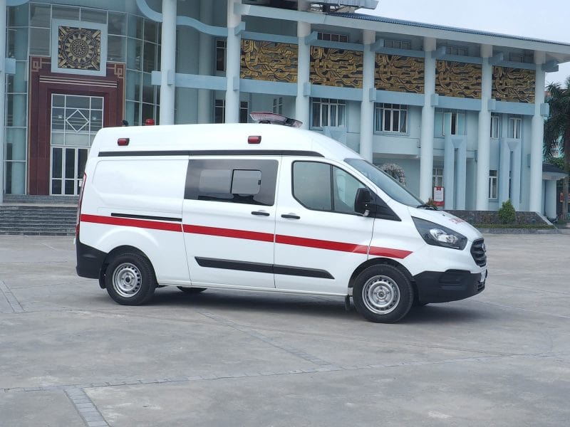 Mua xe cứu thương Ford Transit cũ, giá rẻ 