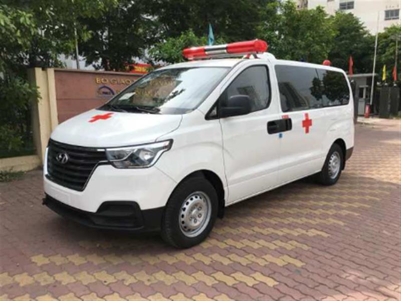 Hyundai Starex cứu thương